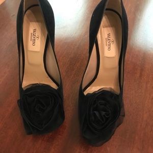 Black suede Valentino Garavani heels size 35.5